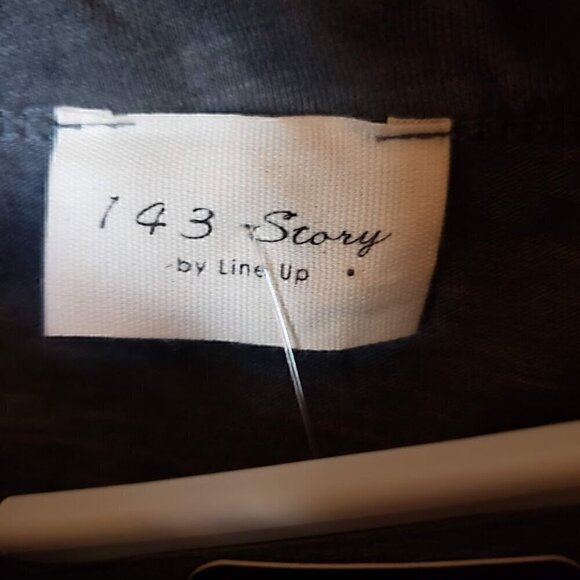 NWT 143 Story By Line Up Charcoal Long Sleeve Off Shoulder Shirt SZ L - Picture 3 of 5